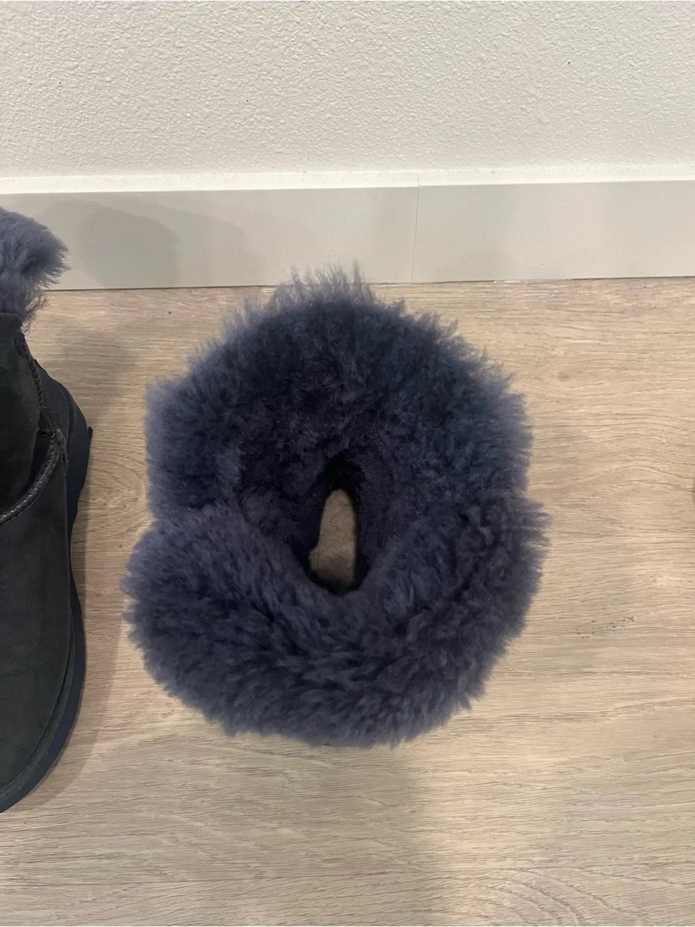 UGG Classic Cuff Short Boots Dark Blue / Navy Suede Shearling